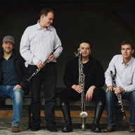 Hudba Clarinet Factory ve Studiu Live